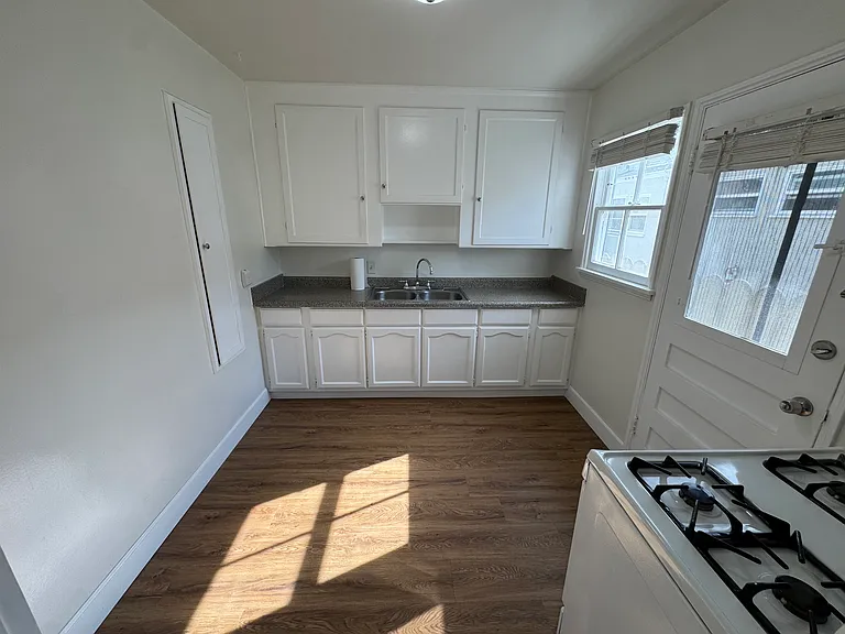 5210 E Broadway #A — Photo 4