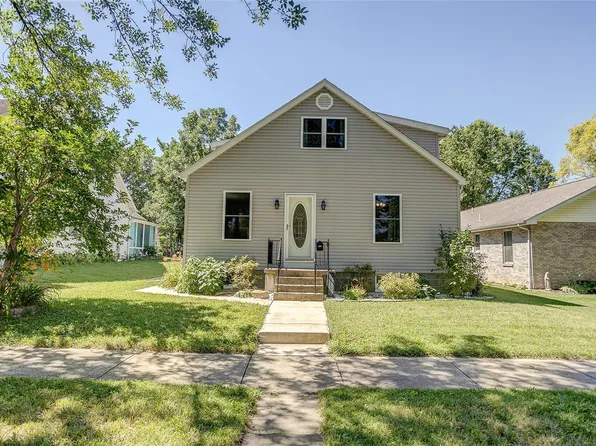 904 13th St, Highland, IL 62249