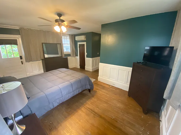 520 King George Ave SW — Photo 15