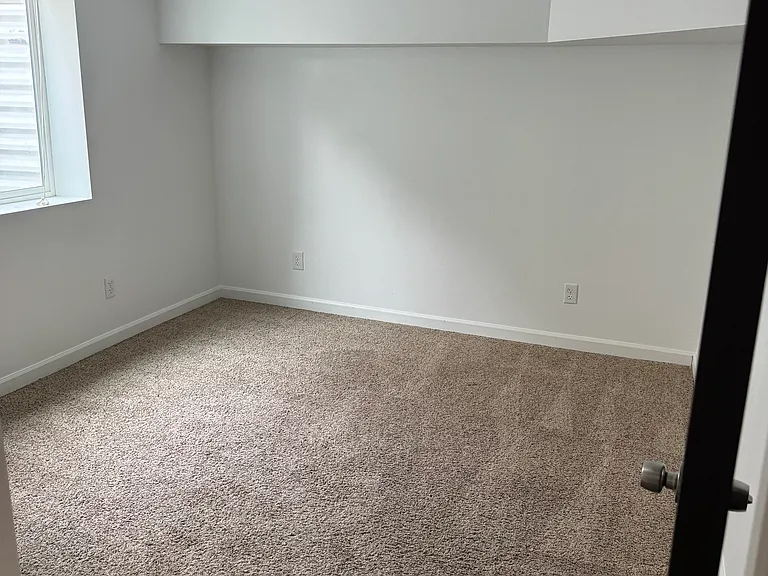 803 E 37th Ave — Photo 38