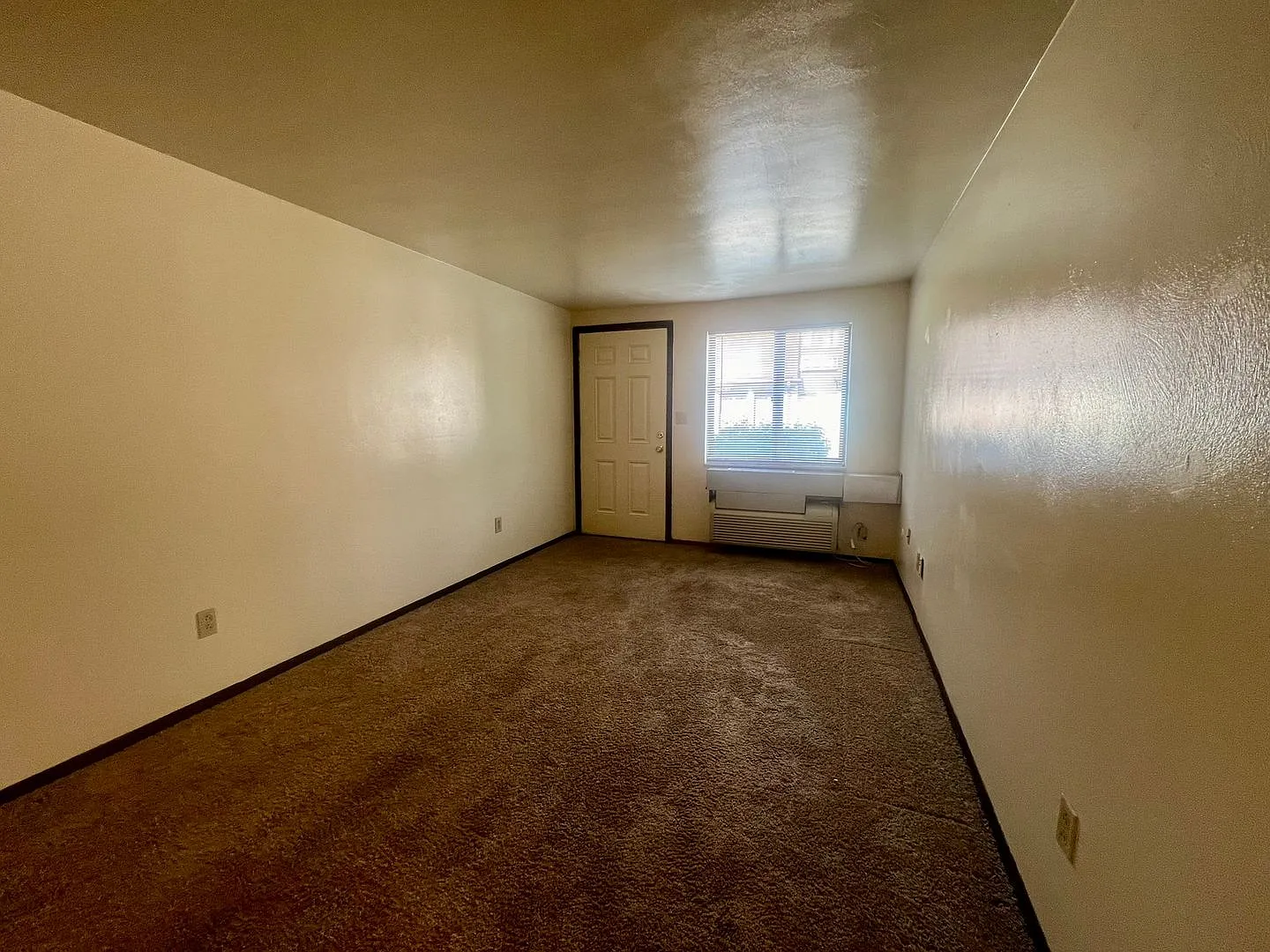 Stunning One Bedroom Apartment! Exposed Brick Throughout! Call Today! — Photo 4
