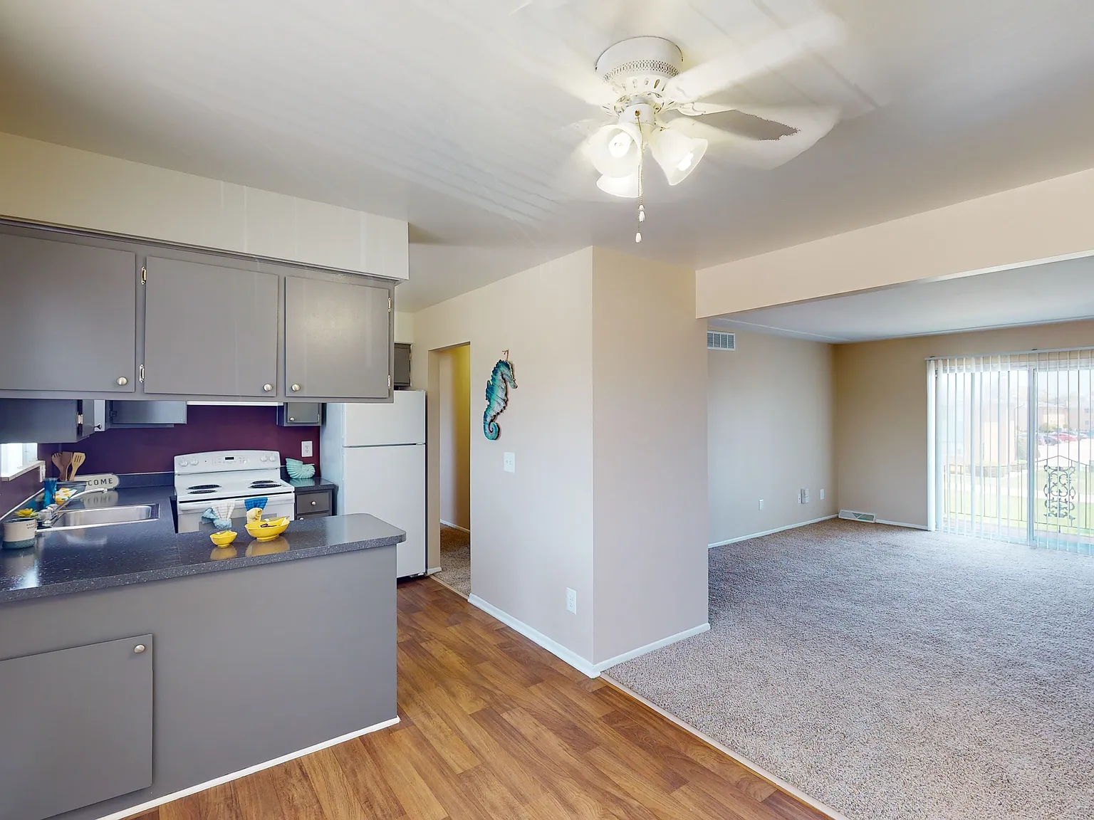 Rivercrest Apartments — Photo 2