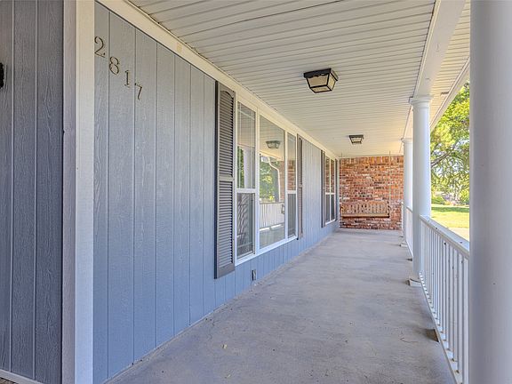 3rd image of 2817 Robin Ln