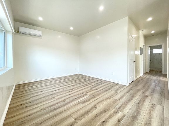 4th image of 4834 San Bernardino St #B