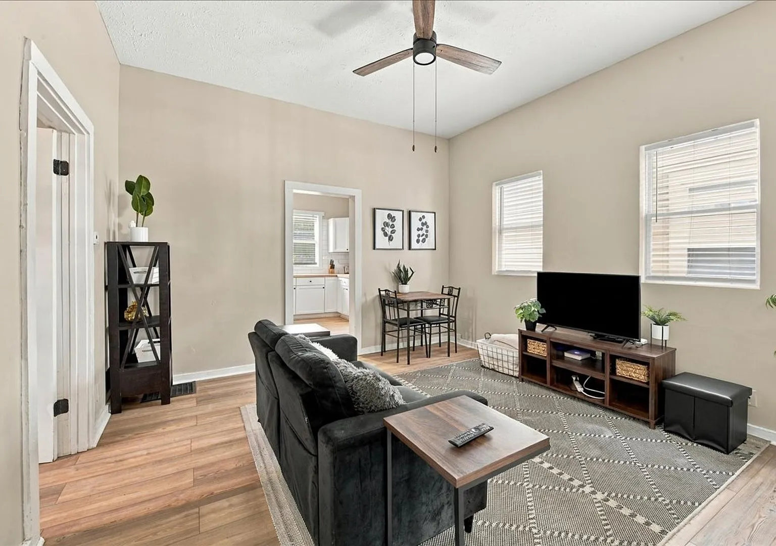 929 N Tremont St - $1260/mo. — Photo 2