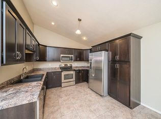 2002 S Shafer Dr, Sioux Falls, SD 57110