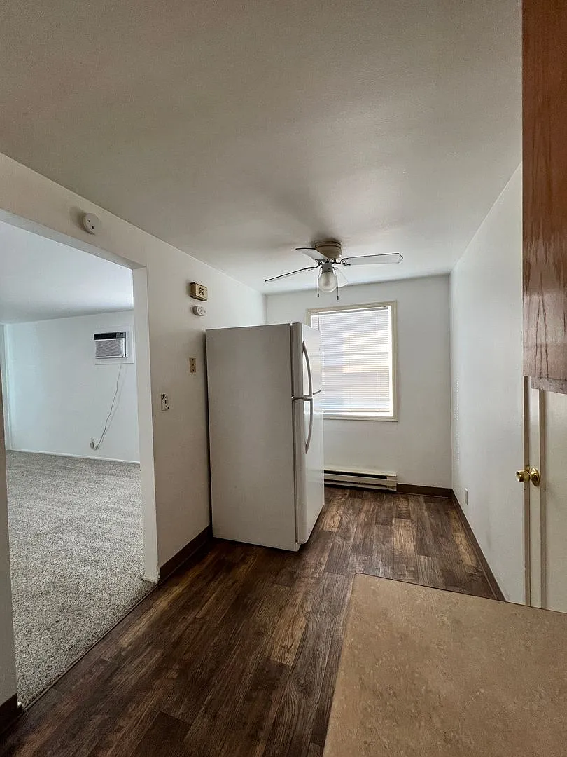 Cozy 2 Bedroom 1 Bath House! Price Reduced!! — Photo 4