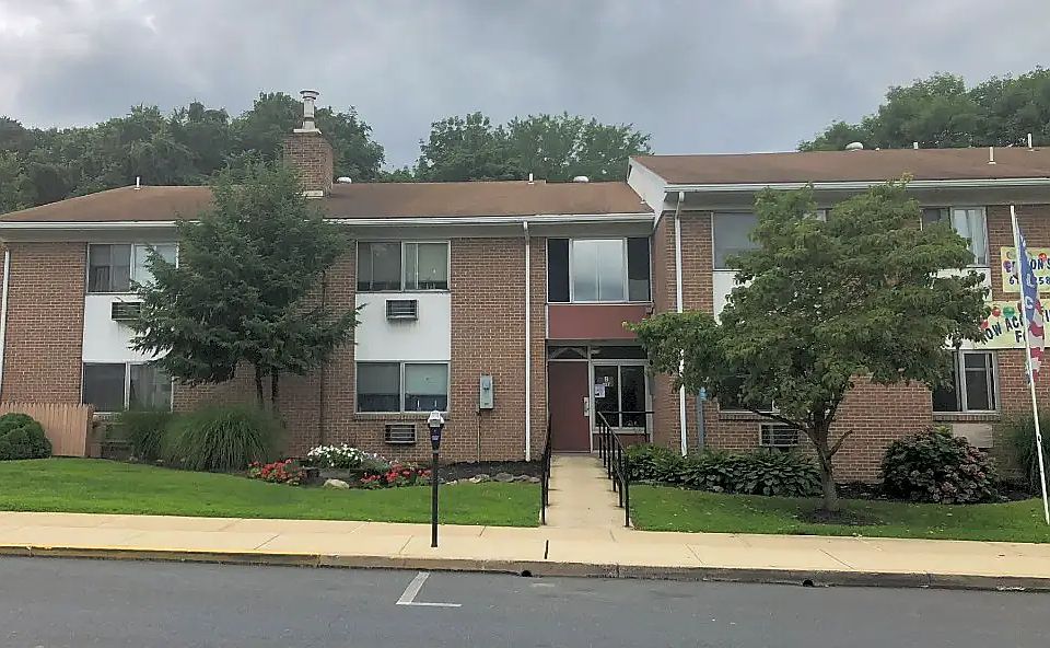 2nd image of 127 S 4th St #2649