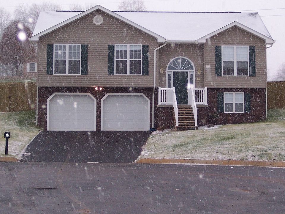 1st image of 10 Brooke Ln