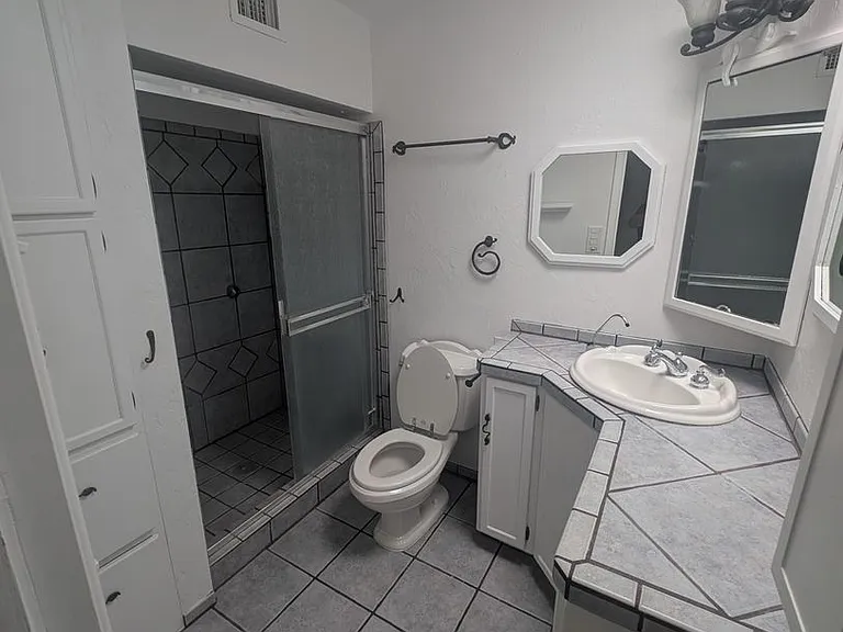 6231 E 15th St #1 — Photo 16
