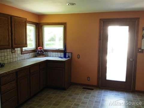 5th image of 541 Elkinford Dr
