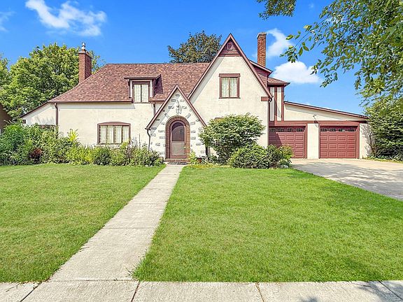3rd image of 829 3rd Ave