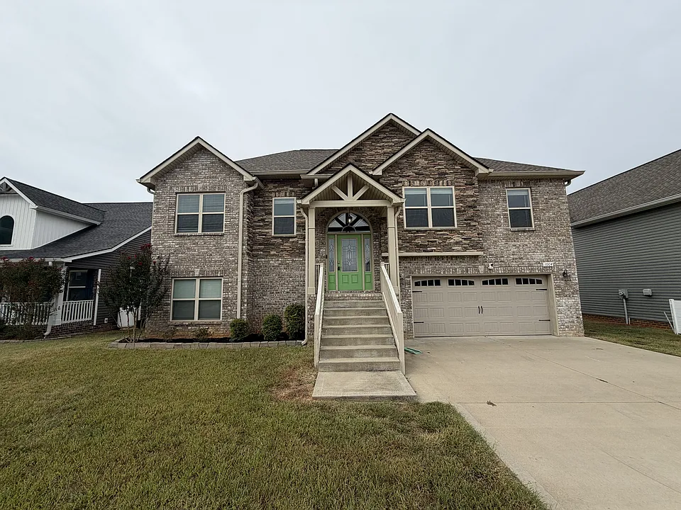 1004 Shirley Dr