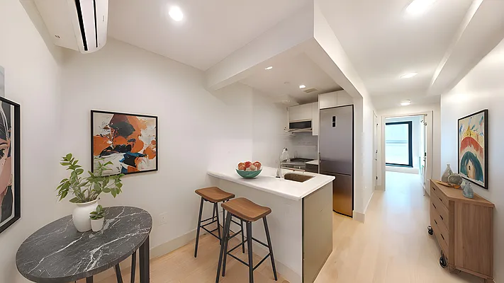 Rented by Bond New York | media 23