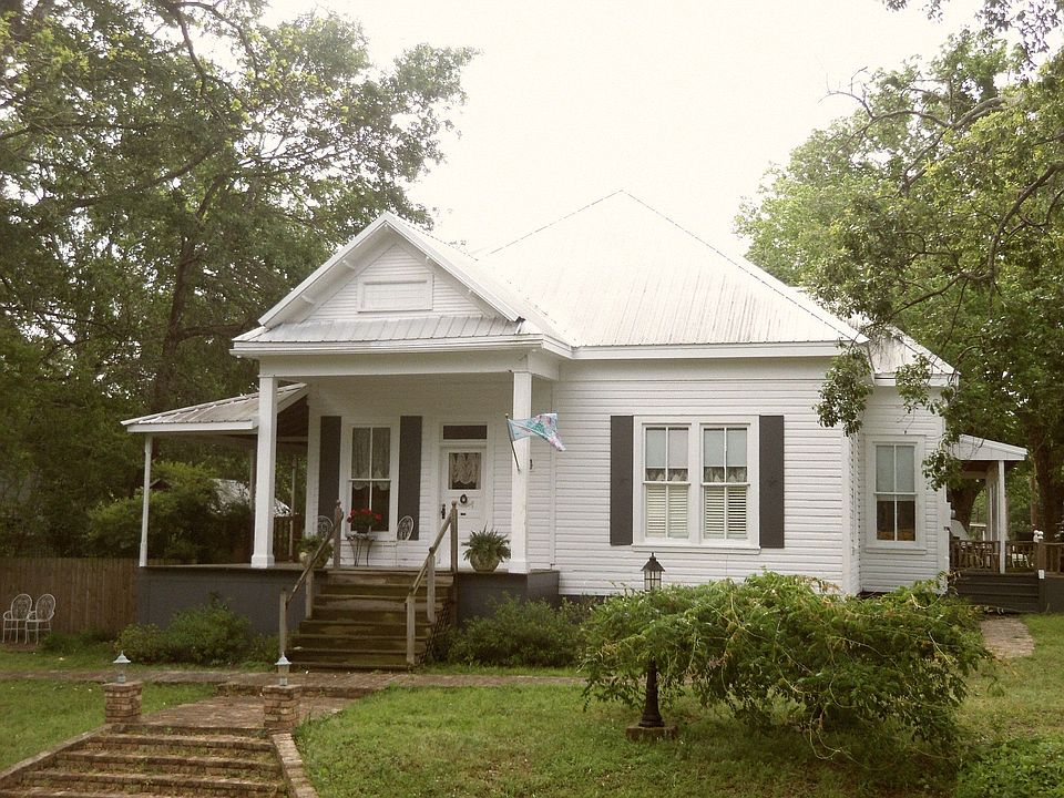 2nd image of 310 W Austin St