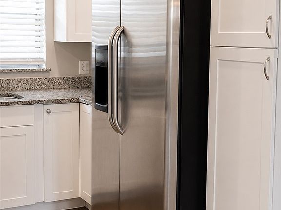 4th image of 1904 Santa Barbara Blvd APT 4