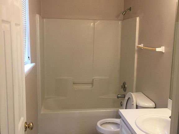 3rd image of 4465 Wesley Dr