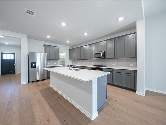 5th image of 4050 Georges Bnd