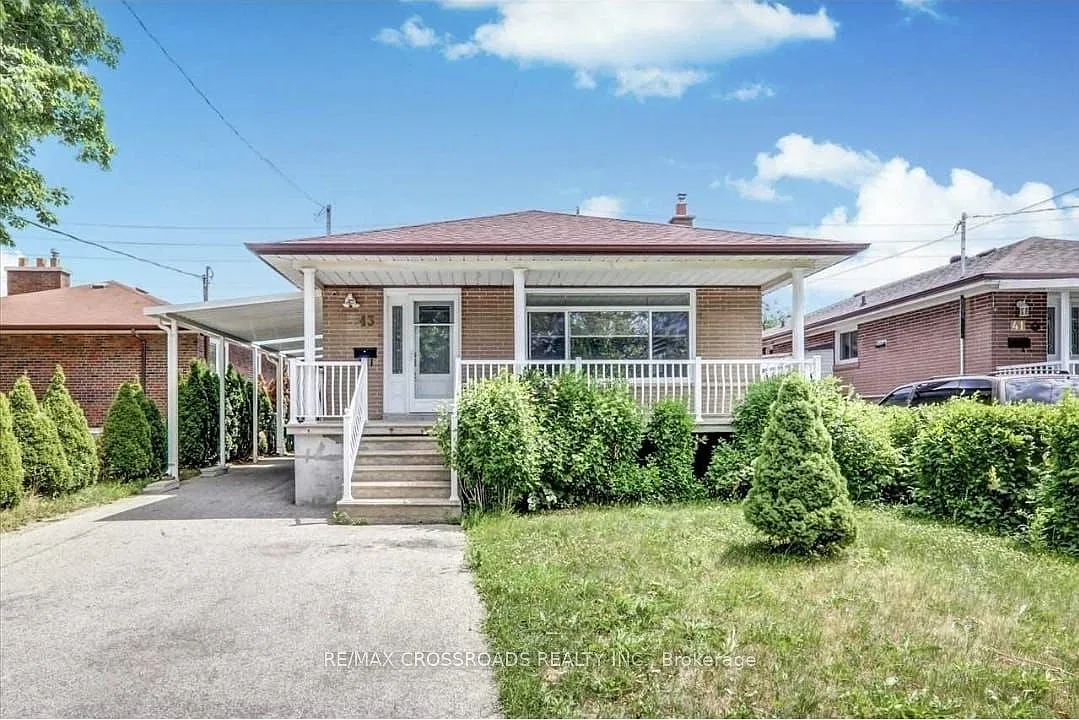 3 bed, $2,800 — Photo 1