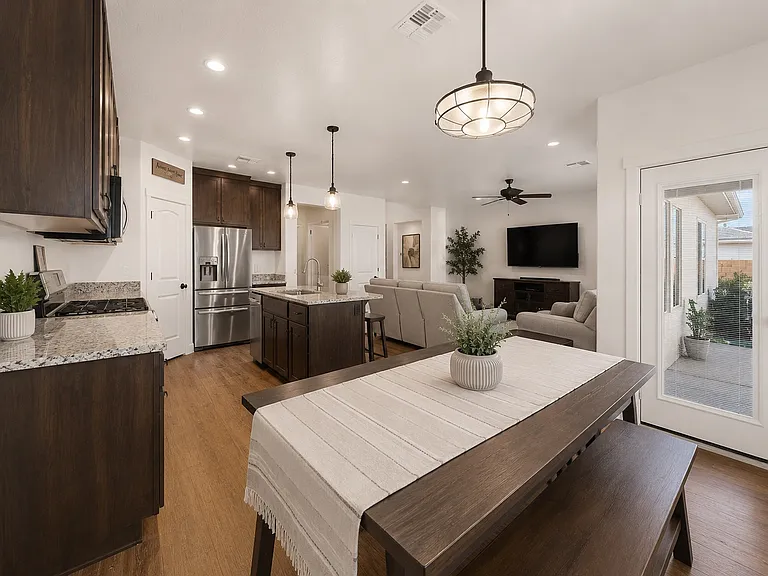 2695 S 3210 E — Photo 9