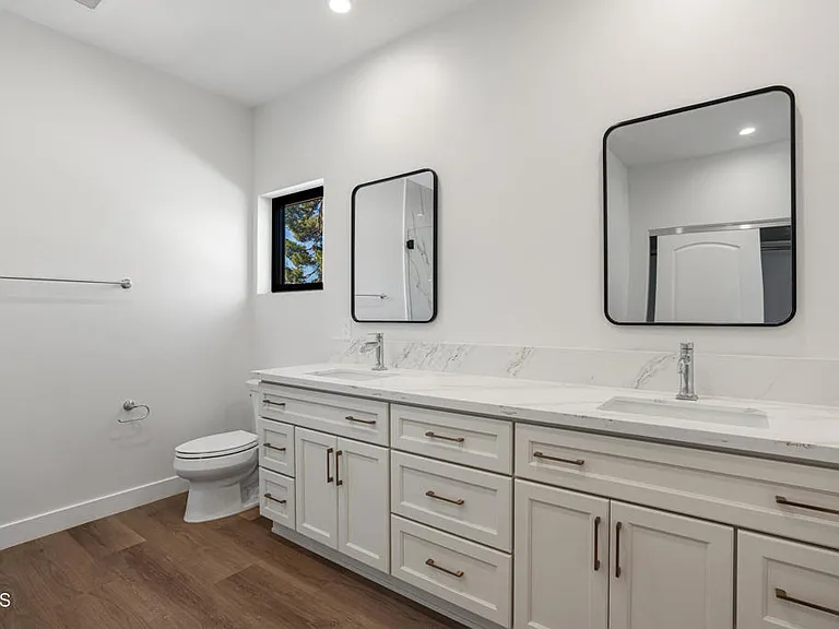 136 N Oakview Dr #103 — Photo 23