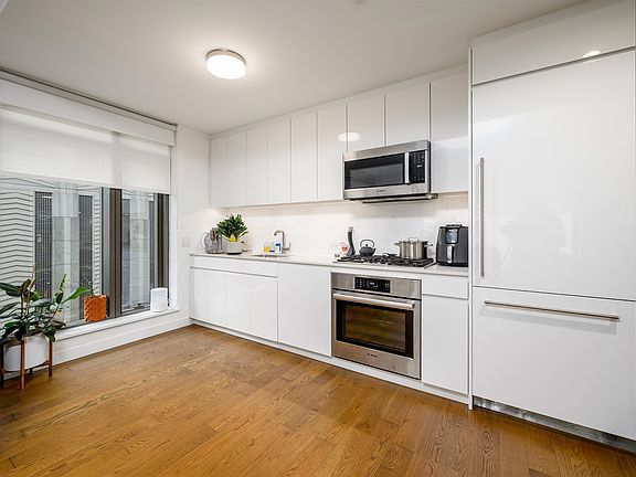 4th image of 99 Hudson St #400