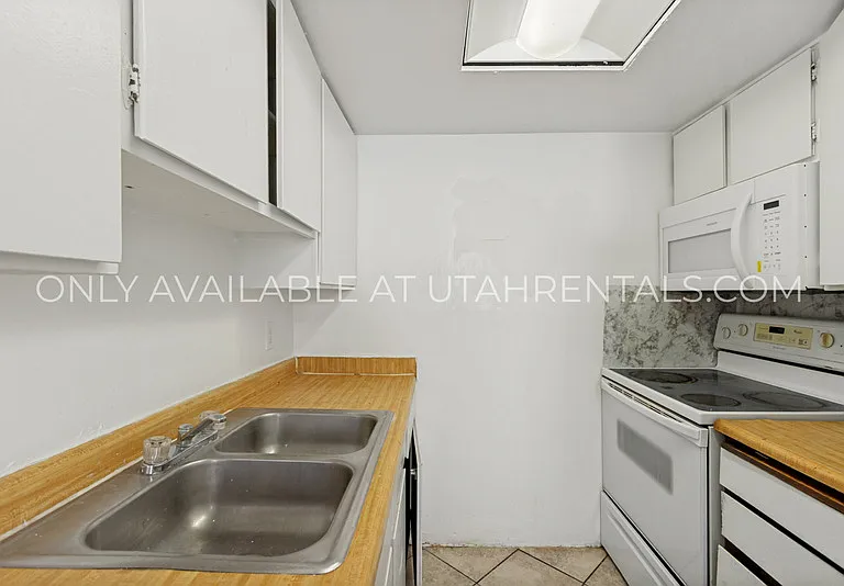 228 W Foxbridge Dr — Photo 6