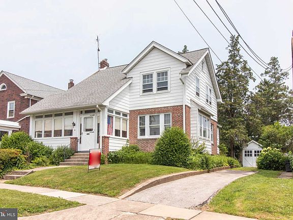 3rd image of 15 E Boon Ave