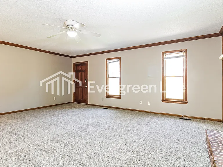 280 Conrad Cir — Photo 4