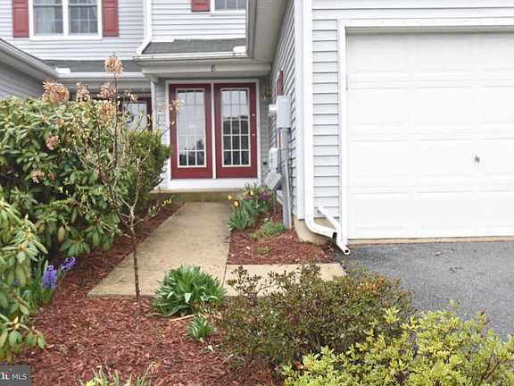 2nd image of 8 Broadwinge Cir