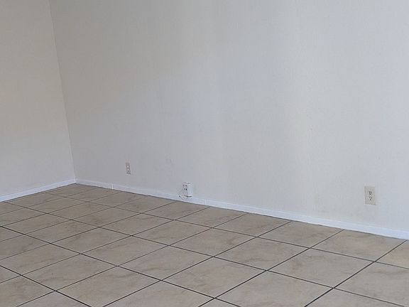 5th image of 4427 W 135th St APT 2