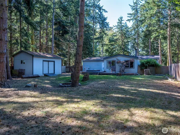 1054 Donald Avenue, Oak Harbor, WA 98277
