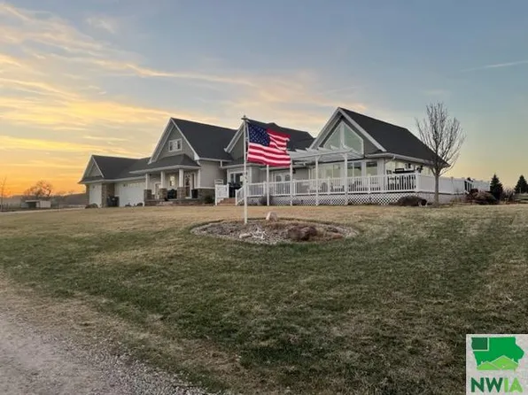 2721 230th St, Moville, IA 51039