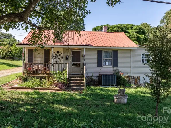 1806 18th St NE, Hickory, NC 28601
