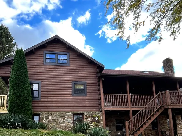 2957 W Winter Rd, Loganton, PA 17747