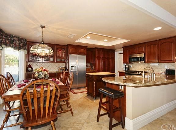 5th image of 733 Avenida Azor