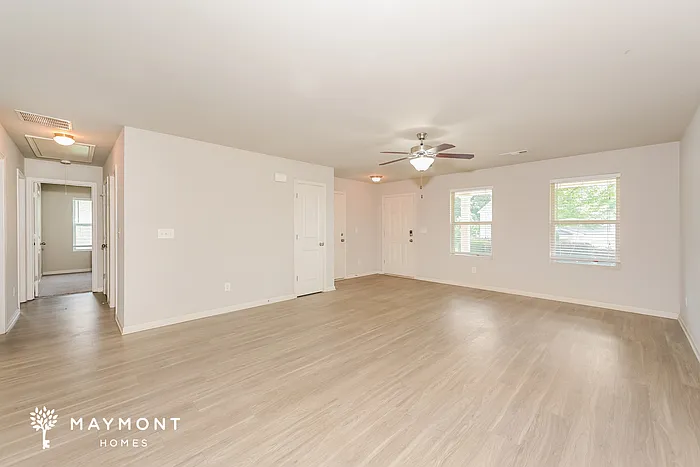 165 Rockingham Dr — Photo 4