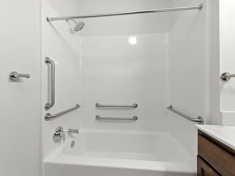 750 Tower Dr — Photo 5
