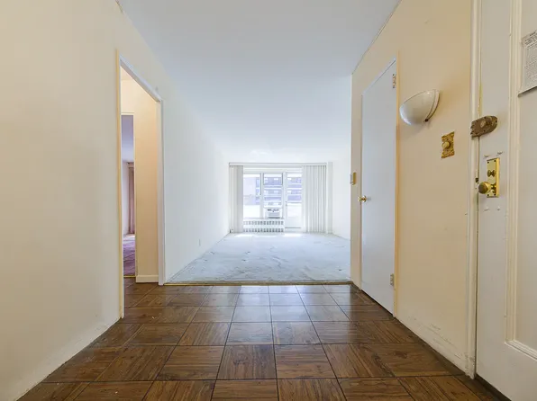 35-31 85th St #6C, Queens, NY 11372