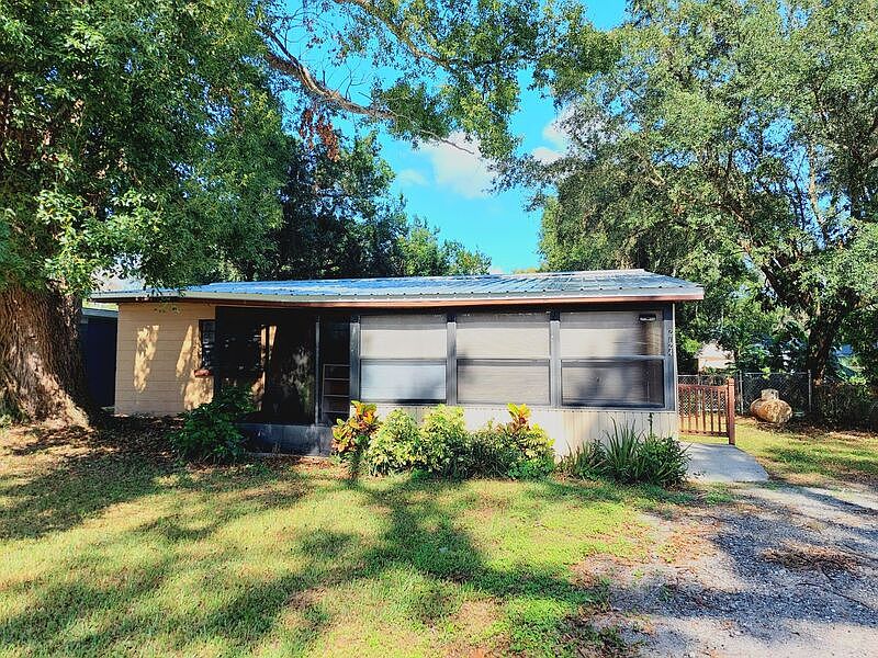 1st image of 2724 Mineola Dr