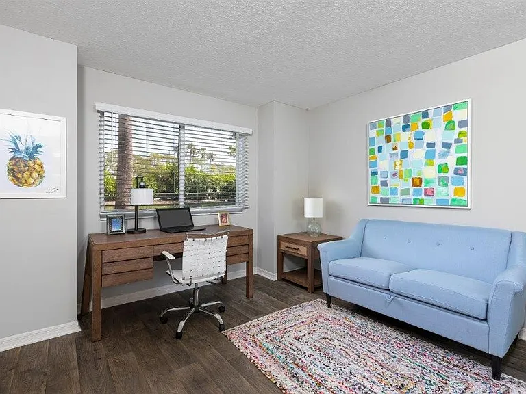 Weston Place Apartments — Photo 30