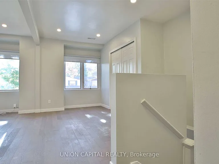 366 Balliol St #UPPER — Photo 4