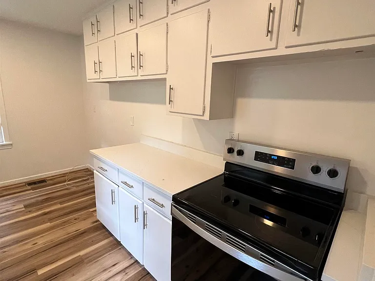 252 Westwood Dr — Photo 4