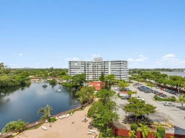 1300 NE Miami Gardens Dr APT 715E, Miami, FL 33179