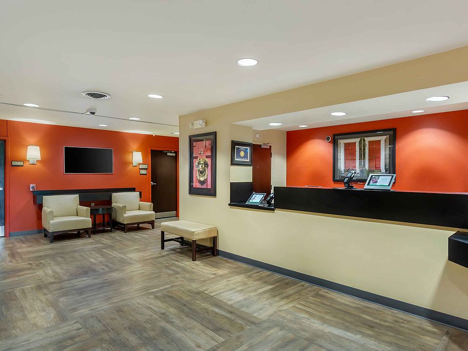 Lobby and Guest Check-in