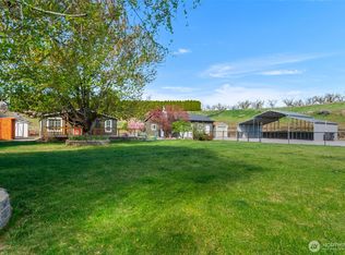 2524 NE J Street, East Wenatchee, WA 98802