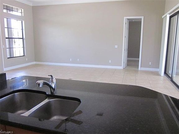 4th image of 4614 SW 17th Pl