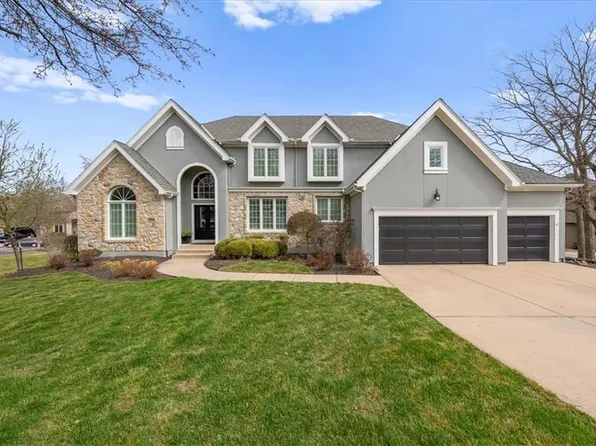 11302 W 140th Ter, Overland Park, KS 66221