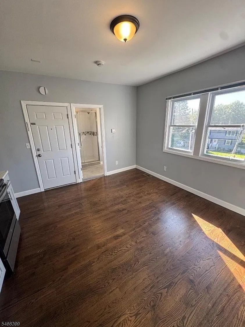 1 bed, 1.0 bath, $1,650 — Photo 3