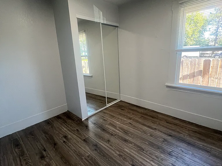 845 Quincy St — Photo 8